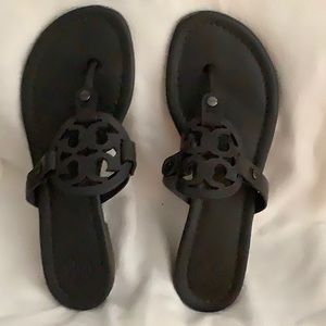 Tory Burch Dark grey Miller. 6M